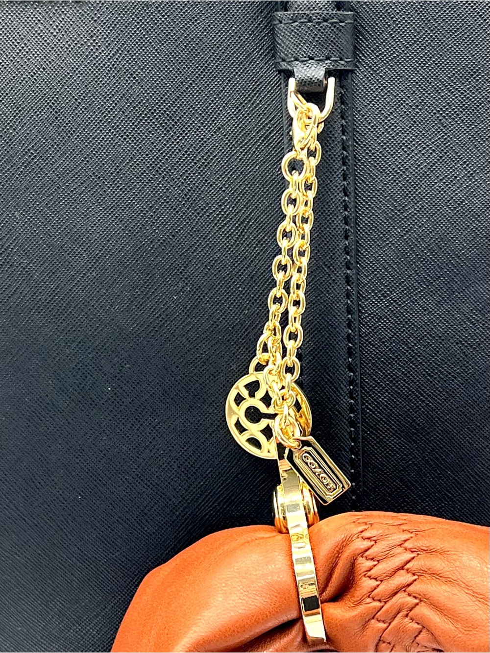 Vintage Coach Op Art Gold Tone Glove Holder Bag Charm Keychain w Box - Picture 9 of 12